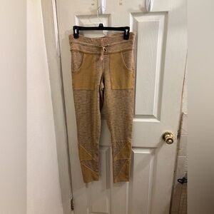 Women’s Free People Movement leggings.
